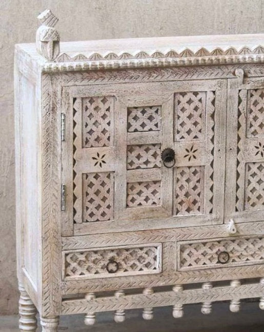 Handmade Traditional Drowy Chest