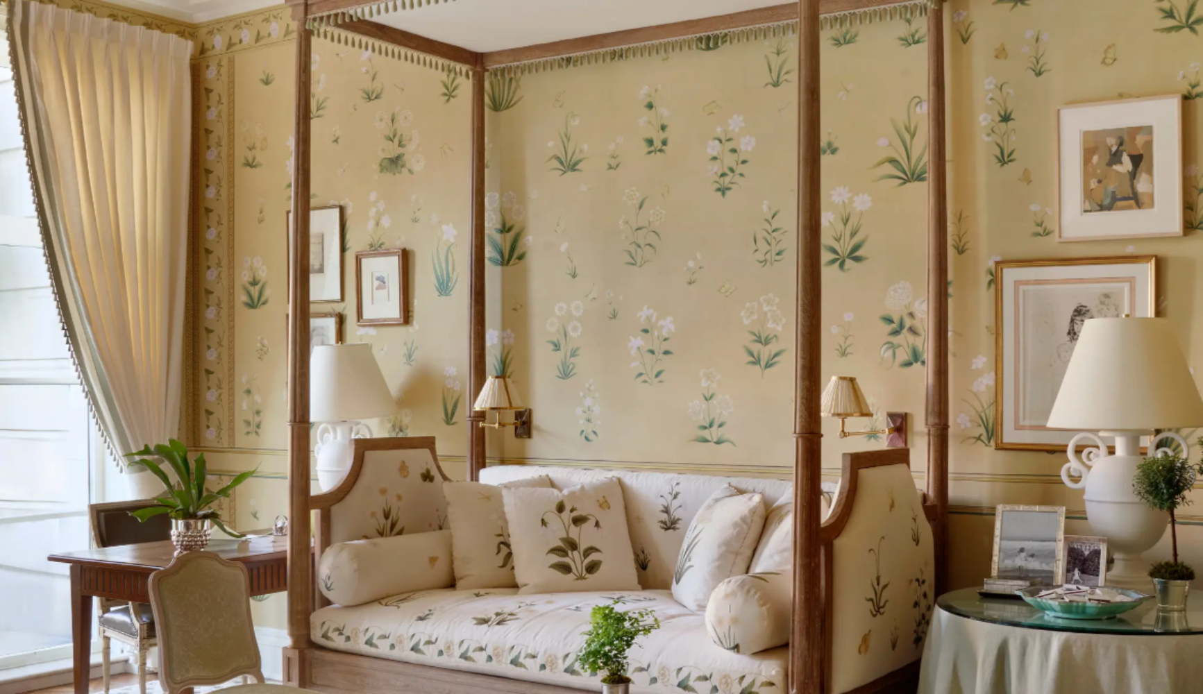 Canopy Daybed