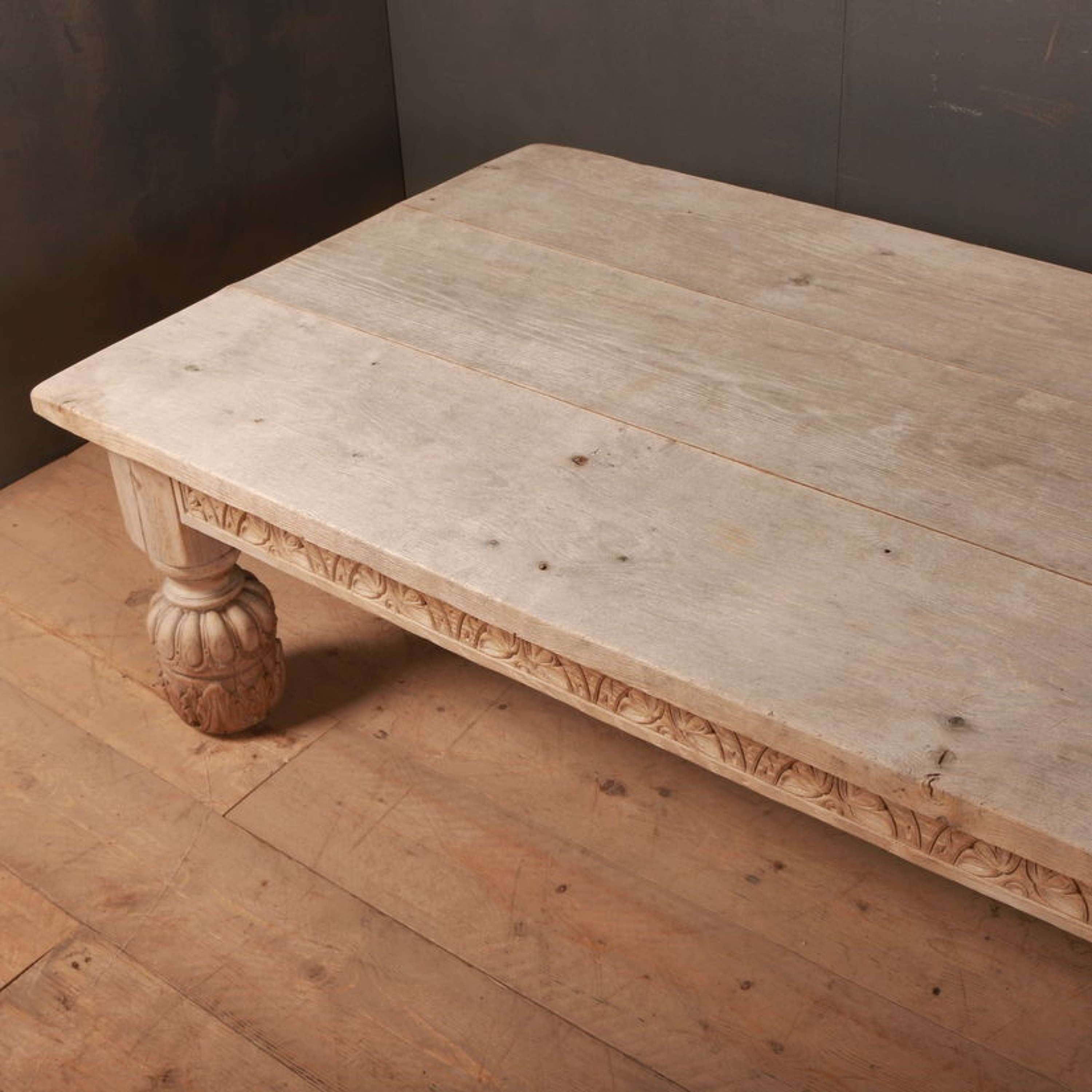 Cocktail table