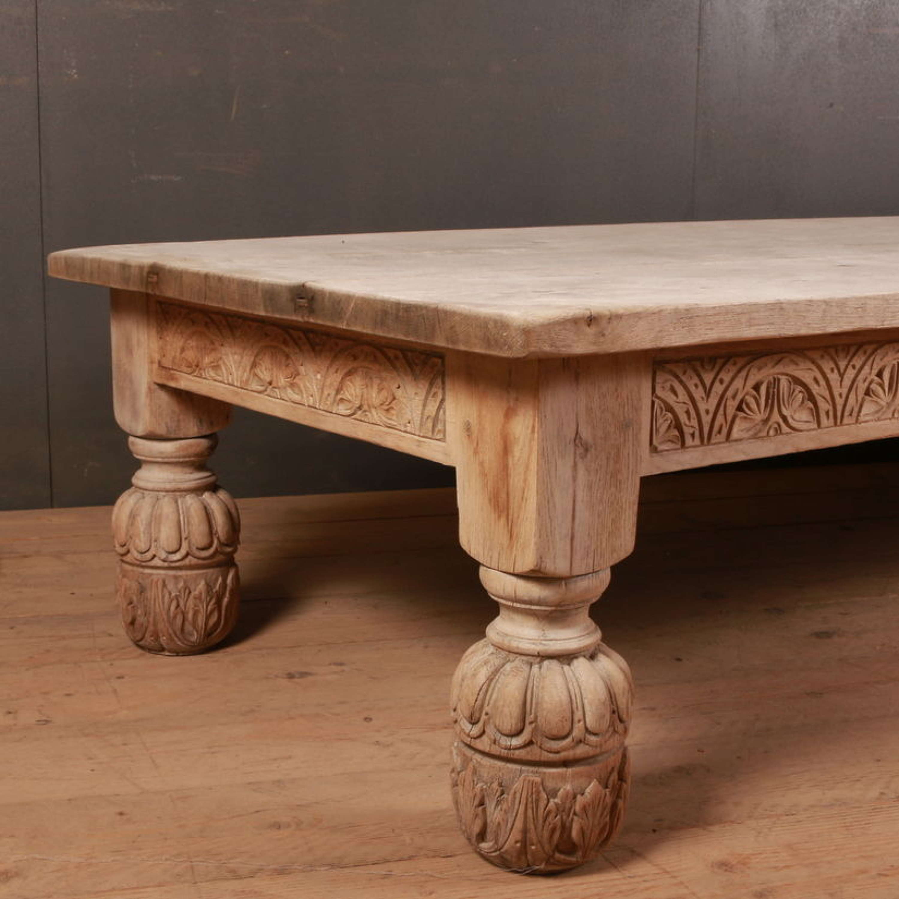 Cocktail table
